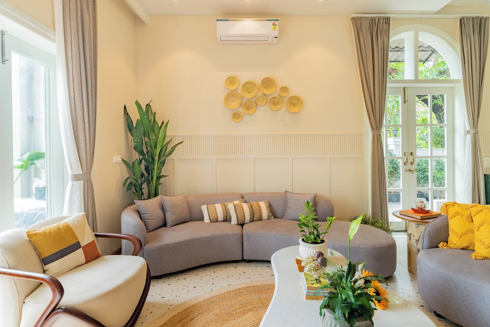 Esh Cottages Birch | Hillside 4-BHK Hideaway With Lush Garden, Common Pool, & Gaming Zone