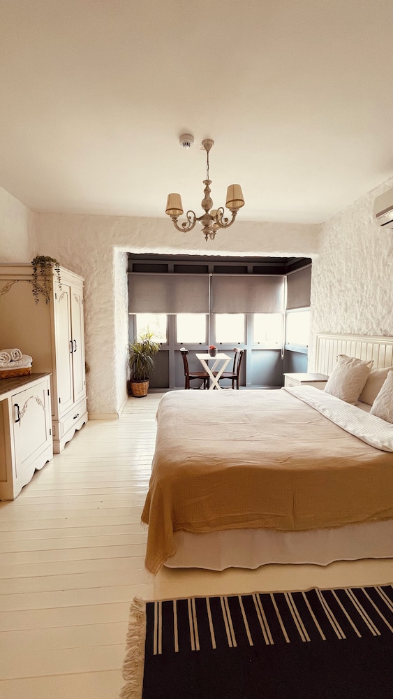 Mina Otel by Adda Alaçatı