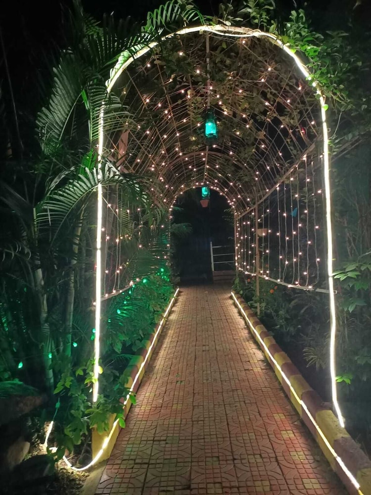 River Retreat Kolad