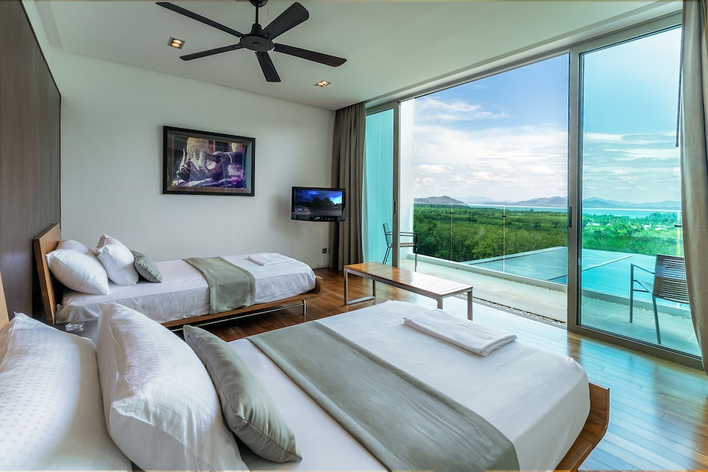 4BR Seaview Villa with Gym and Cinema Room view 5