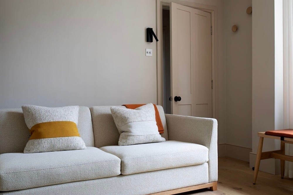 Luxury 3 Bed Canal House, Little Venice