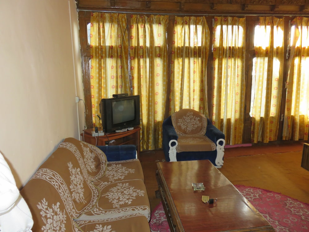 TIH Nezer View Guest House