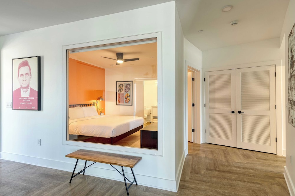 916 Main 12 Unit Buyout - 30bdrs Prvt Two Floors