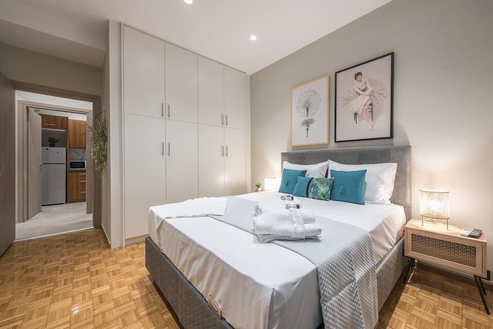 Elegant Mavili Suite by Cloudkeys