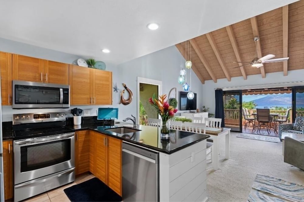 Maui Kamaole, #l-201 2 Bedroom Condo