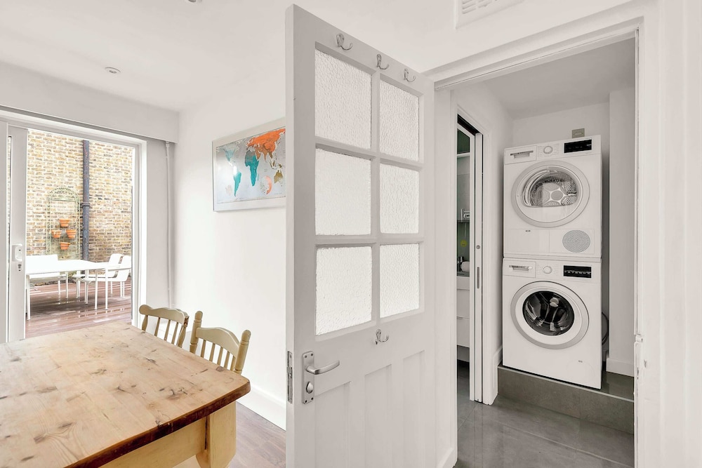Charming Golborne Escape