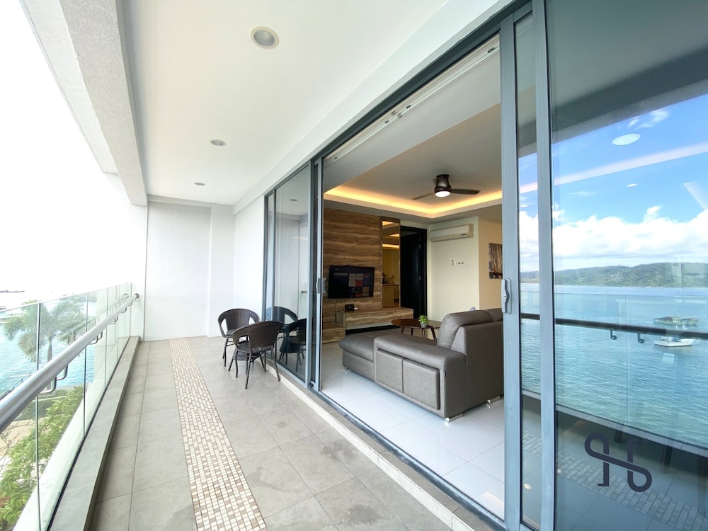 Homesuite' Home at Oceanus Pelagos photo 1