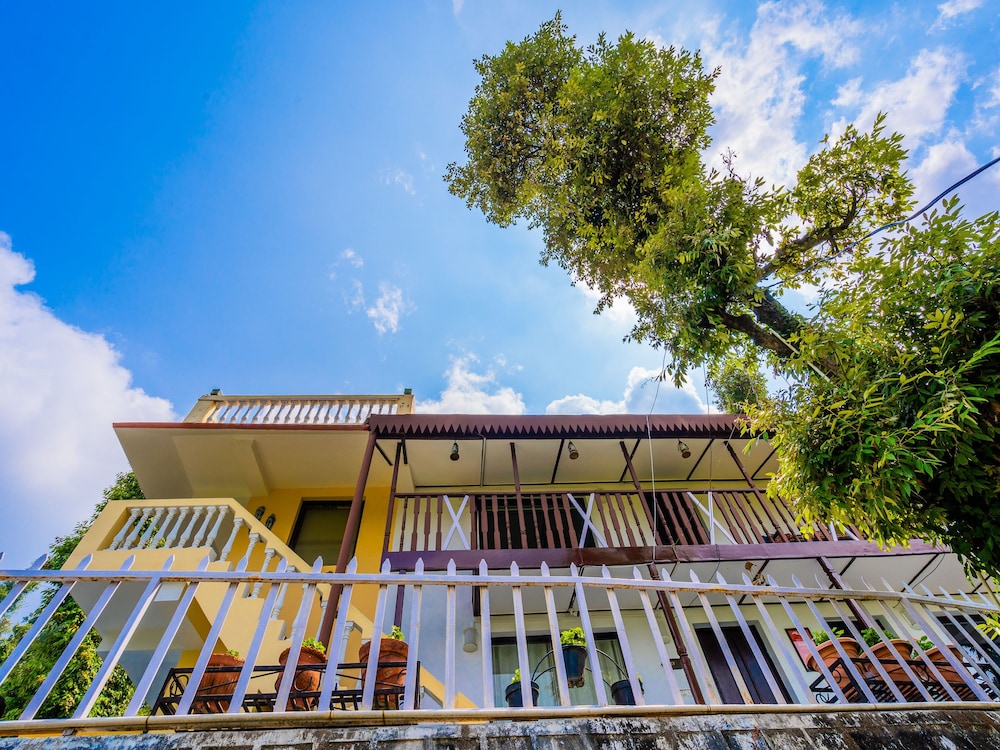 OYO 14134 Home Devdar Cottage Kempty Road