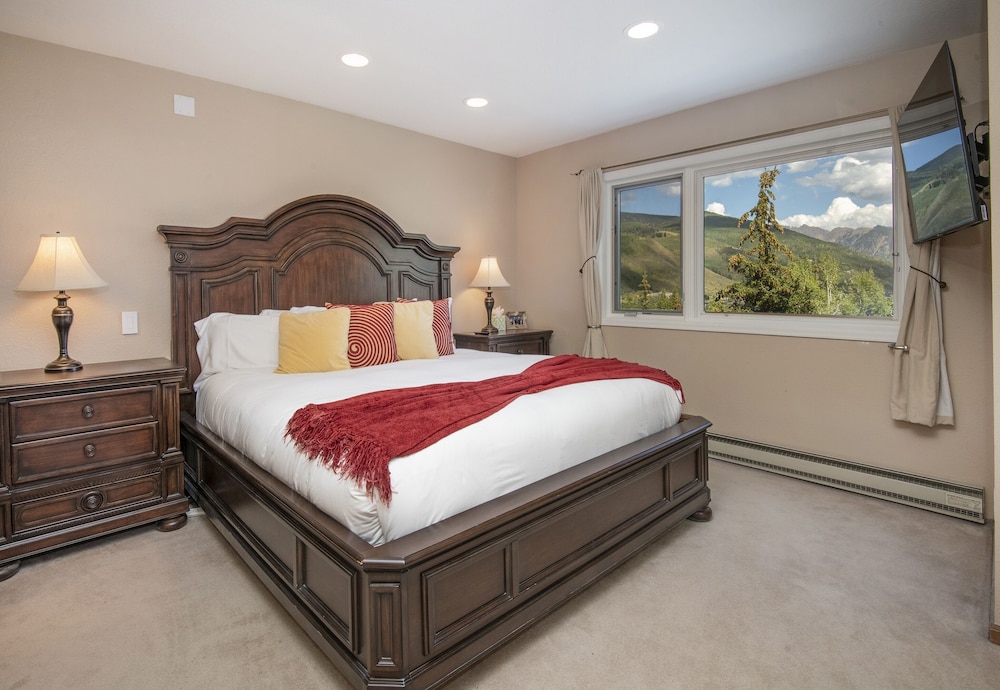 Eiger Chalet 10 3 Bedroom Townhouse view 2