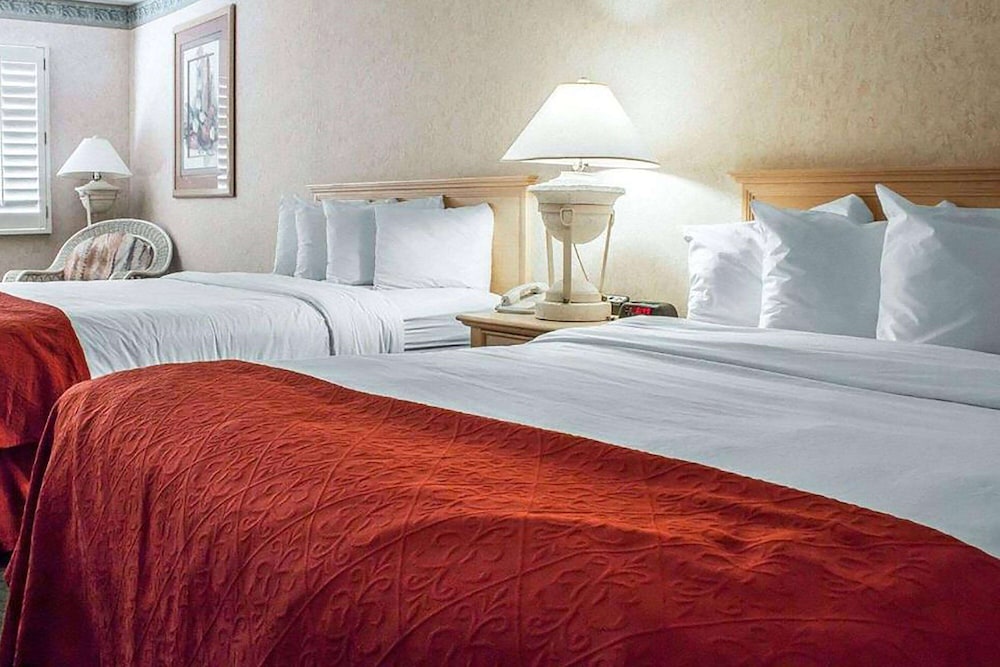 La Quinta Inn & Suites by Wyndham Safford Copper Valley view 3