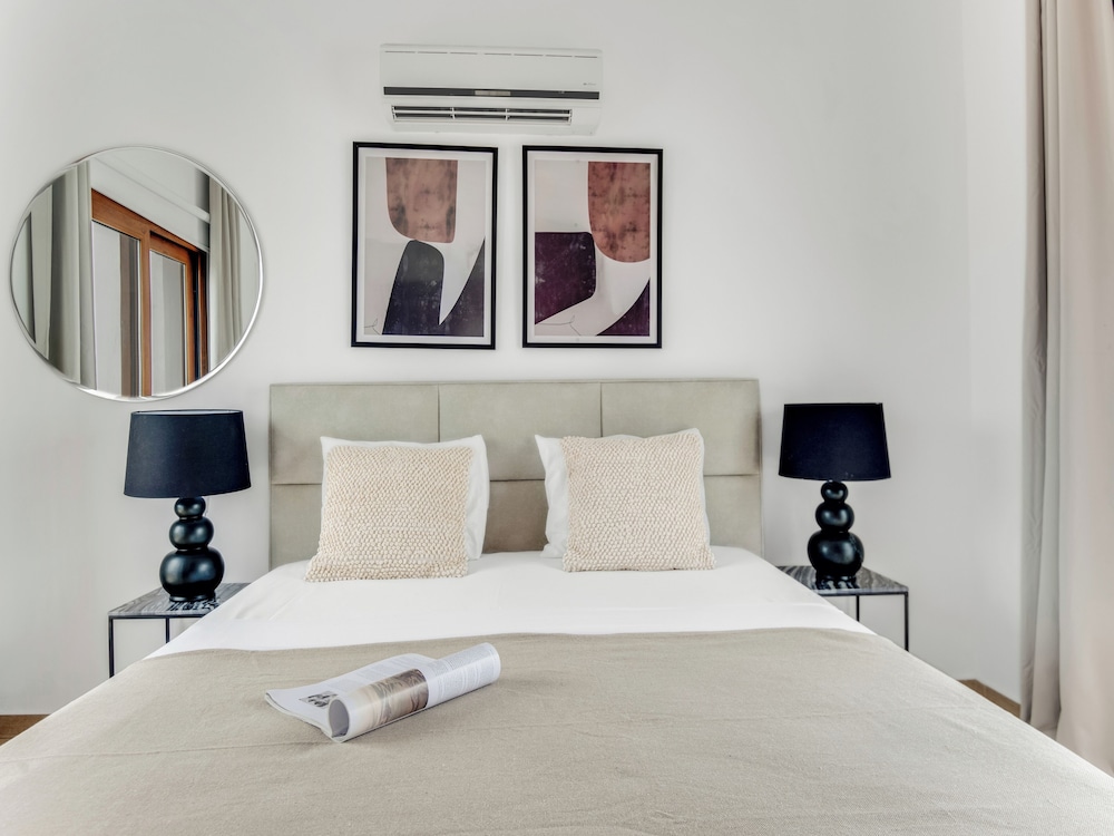 Sanders White Mountains - Adorable Villa With Pool view 2