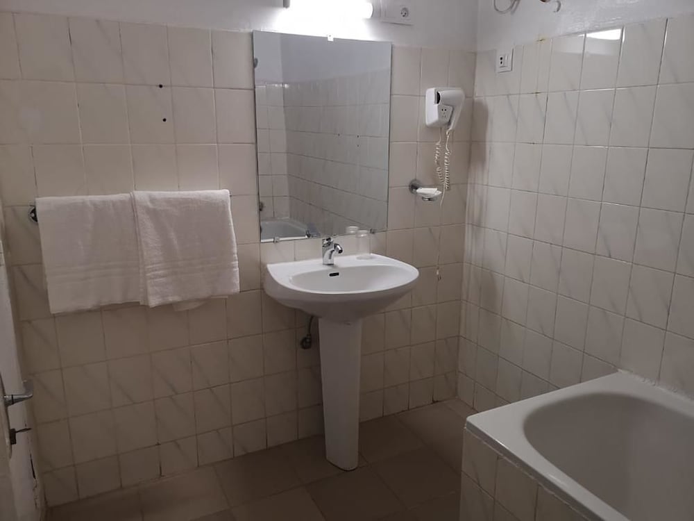 Bamako Vacations - Hotel La Chaumiere - Property Image 2
