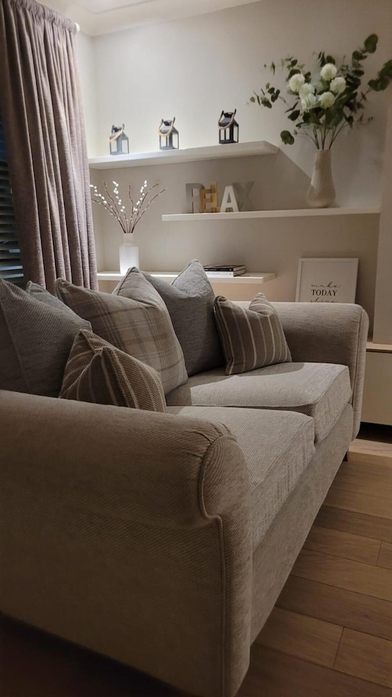 3 Bedroom, Sleeps 6, Free Parking