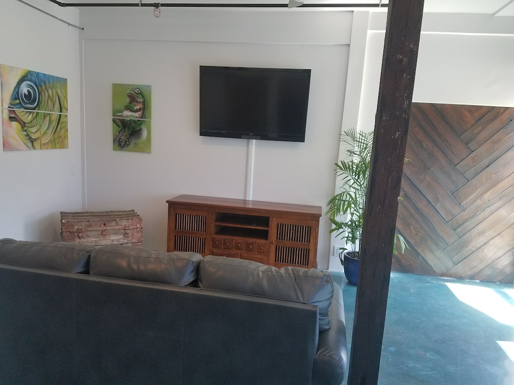 House of Trestles - Hostel