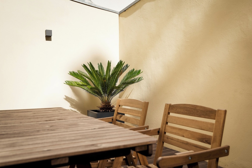 Rivol3 · Stunning 1BR w/ Private Terrace