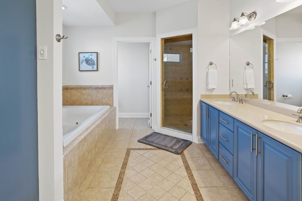 Heated Pool Hot Tub 5BR Game Room Elevator Cabana