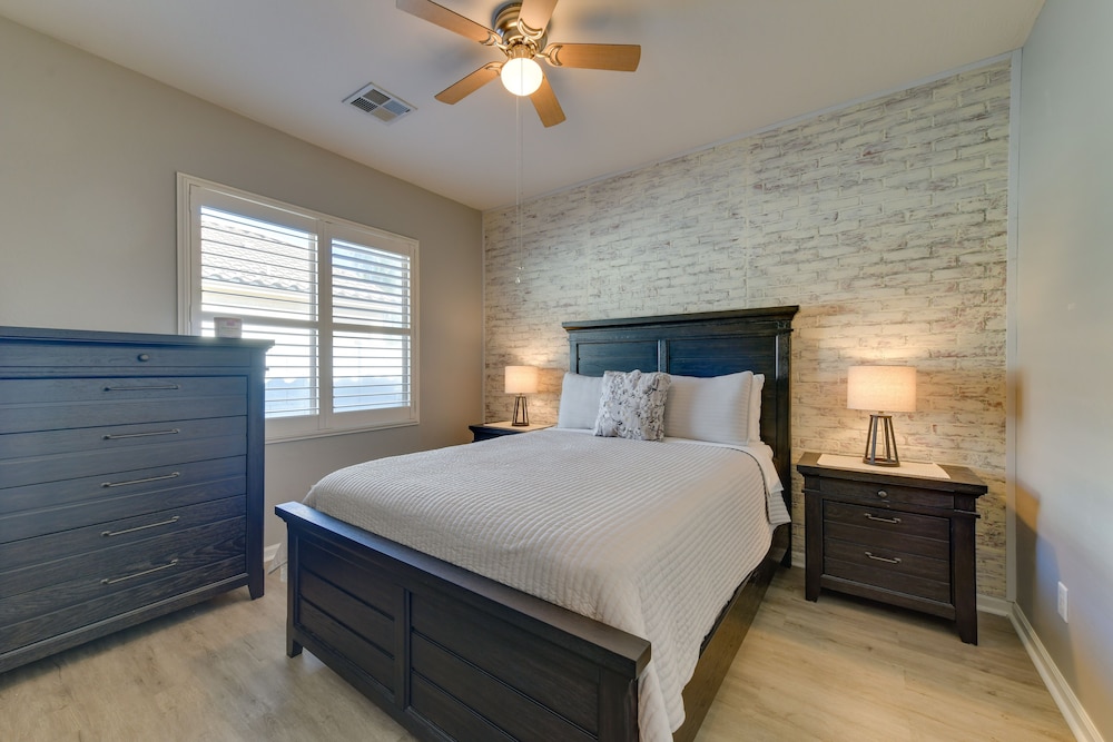 Charming Gilbert Home w/ Patio  Putting Green! - Property Image 26