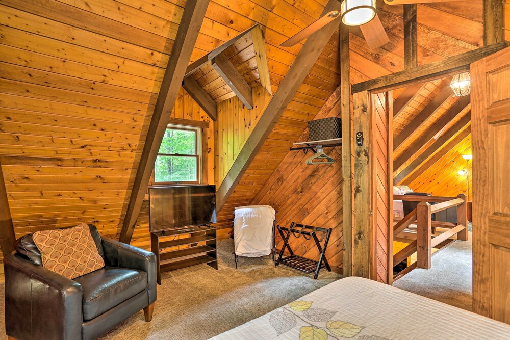 Pocono Log Cabin: Fireplace, Fire Pits & Amenities view 2