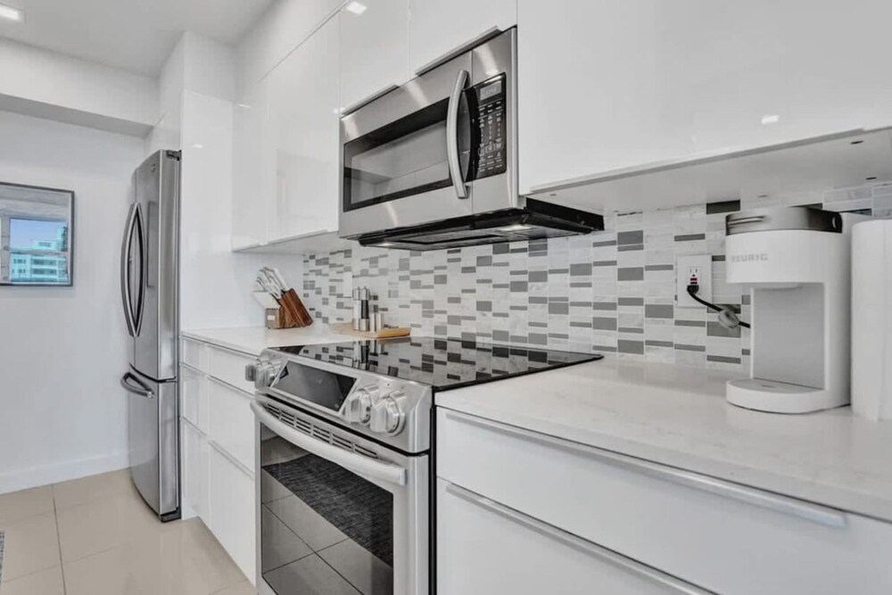 Boutique Luxury 2Br 2Ba Beach Intercostal View