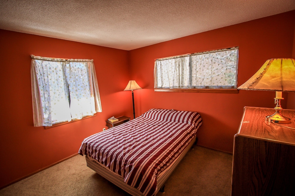 Fenced Somen Cabin within walking distance to the Slopes by RedAwning