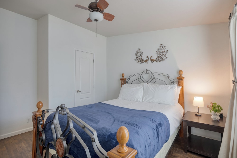 Keys Creek & Casita - Avantstay Sleeps 30 Estate Vineyard, Pool, Courts, Theater, Views view 5