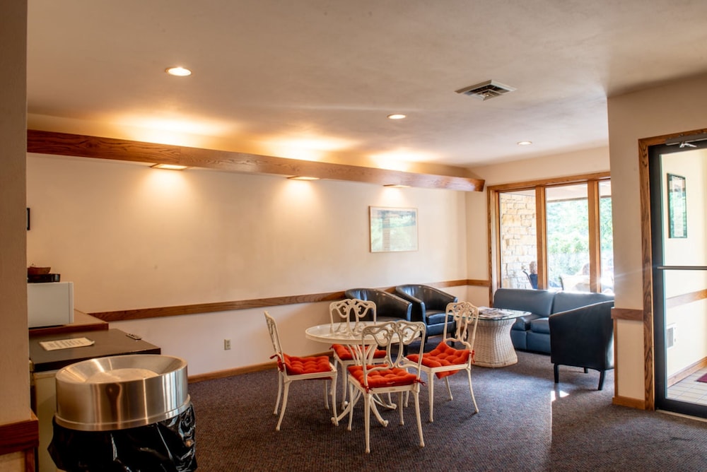 Spring Valley Inn