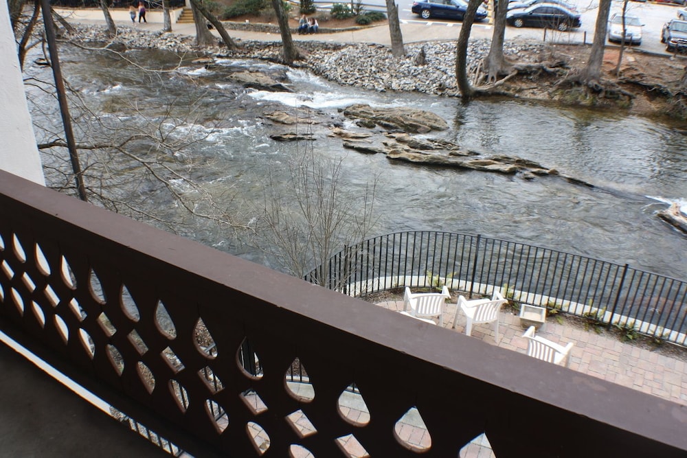 Helendorf River Inn, Suites & Conference Center