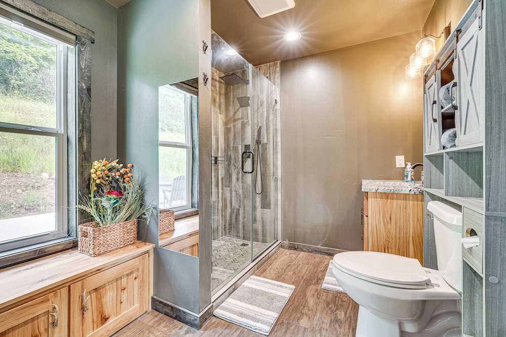 Hike, Fish & Relax: Kickapoo River Cabin!