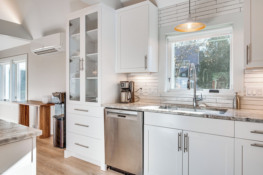 Custom-built Home Near Piscataqua River!