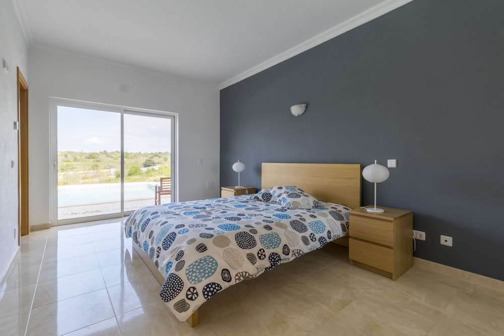 Villas2Go2 Sidney en Lagoa — hotel room
