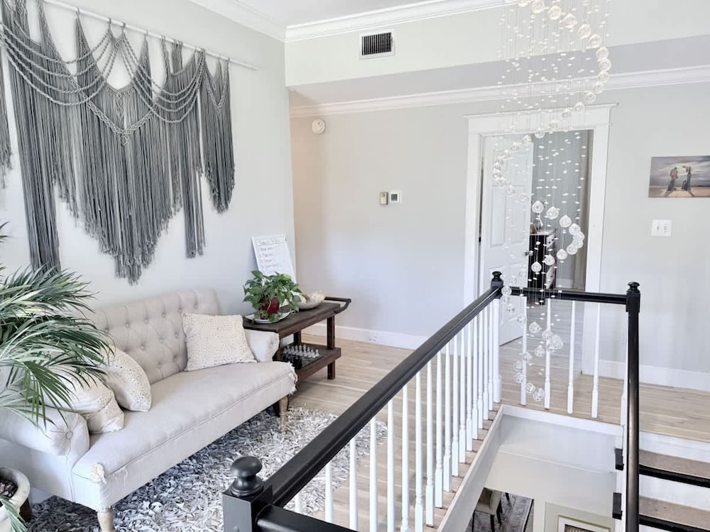 Southern Charm Estate Min From Shopping Beaches