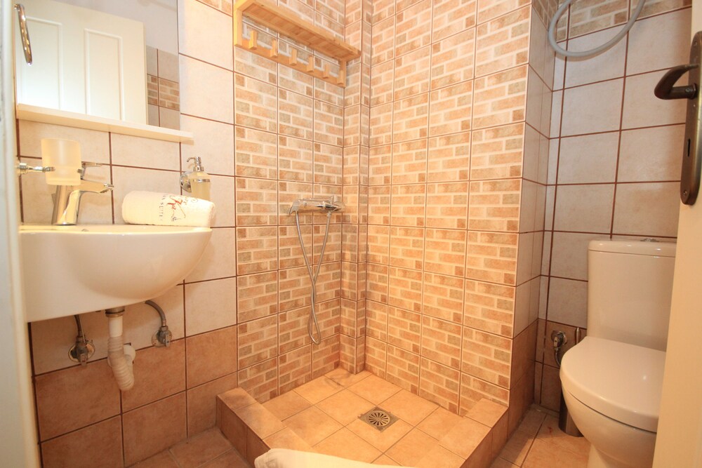 Photo 48