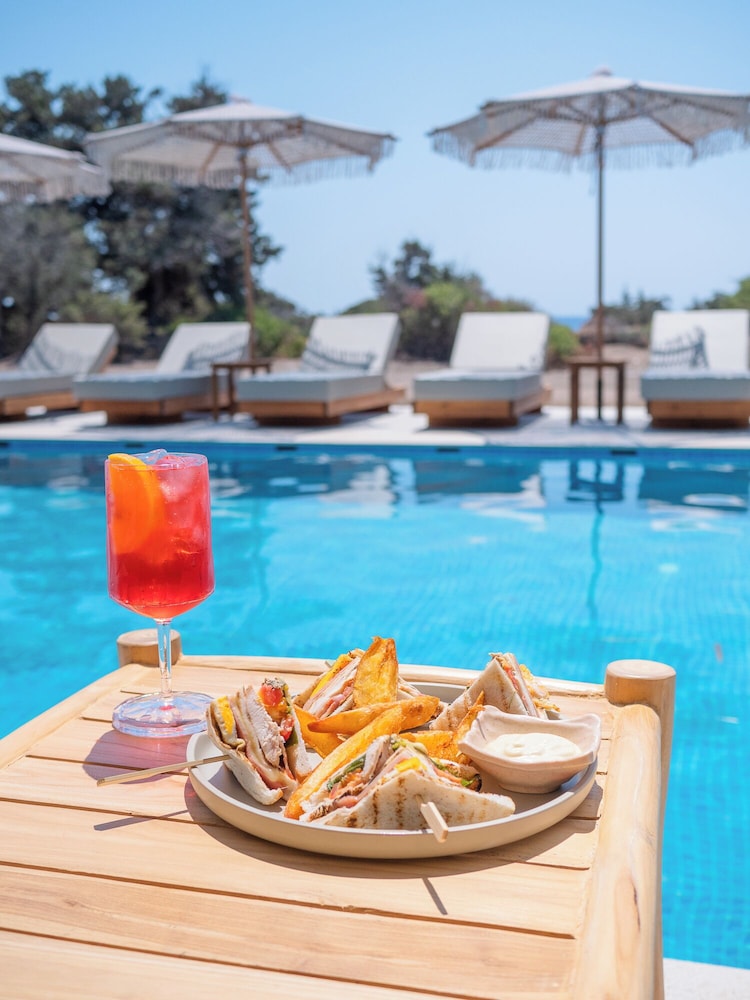 Aethrion Luxury Villas & Suites