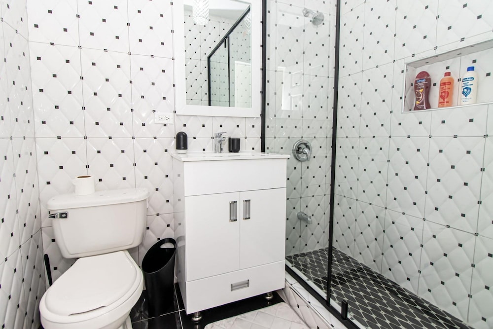 Runaway Bay Gem Suite