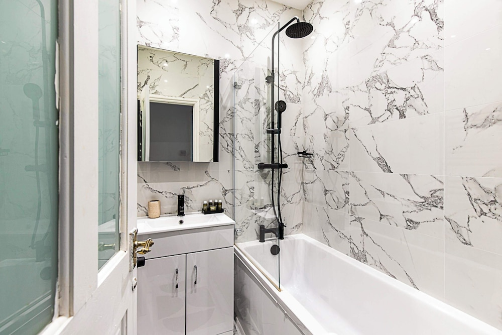 Stylish Hideaway Flat at Milton Park Highgate
