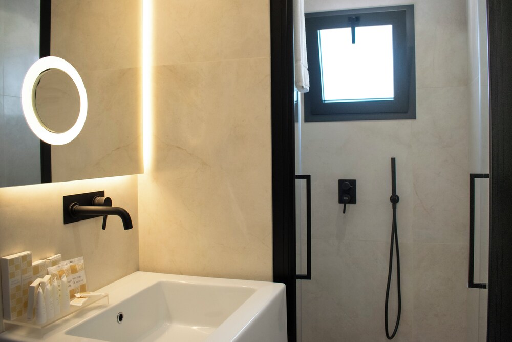 Kalinifta Rooms Luxury Style