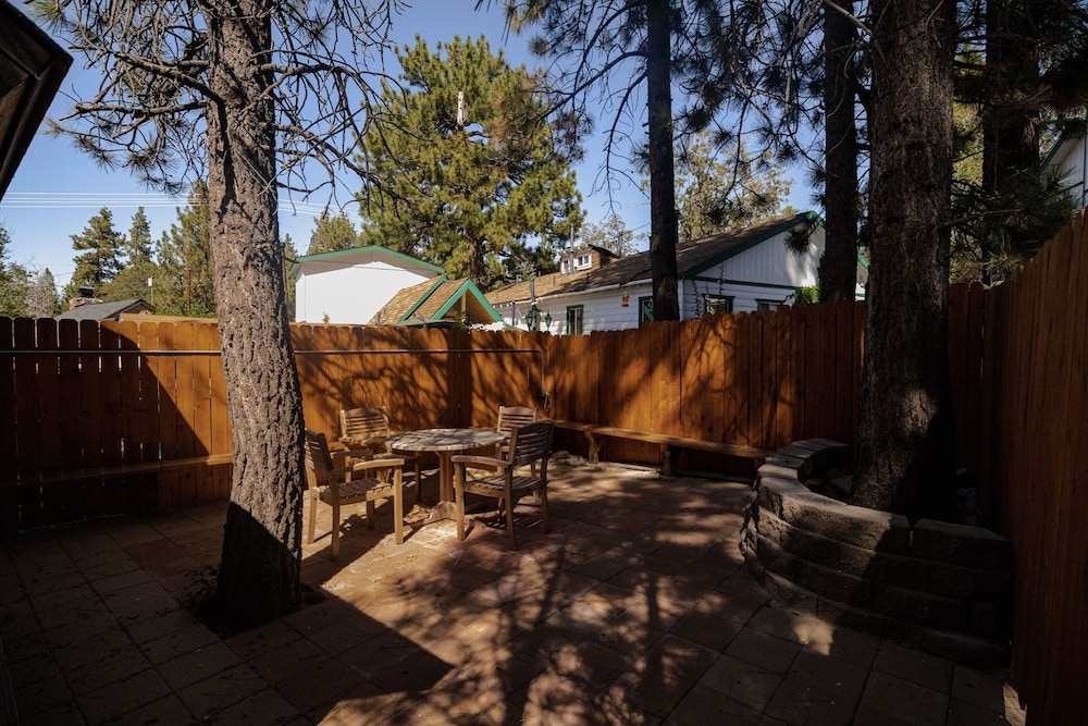 Embers Lodge and Cabins