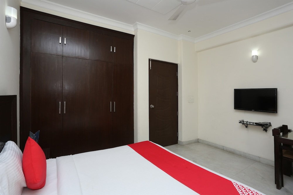 OYO 15822 Ryan Residency