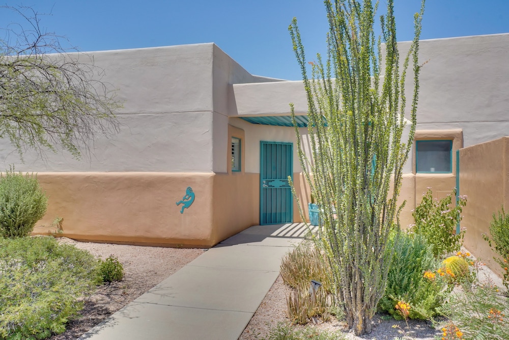 Amazing Desert Views! Tucson Casita on Golf Course