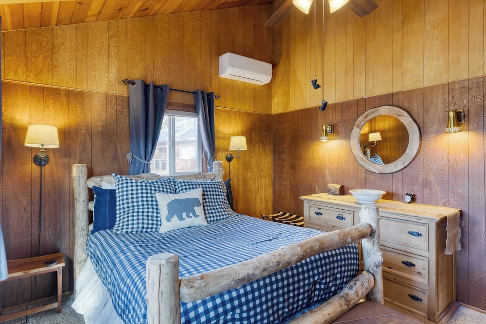 Lakeside in Bearadise by Avantstay Gorgeous Mountain Cabin in Boulder Bay!