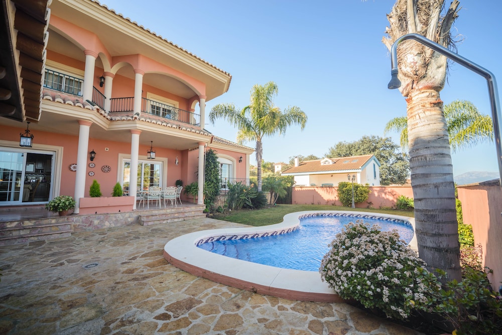 Cubo's Villa Elisabeth view 3
