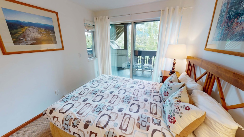 Stoney Creek Lagoon - Whistler Premier - Image 2