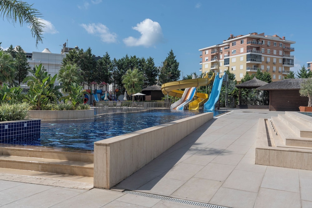 Maxi Sirius Town
