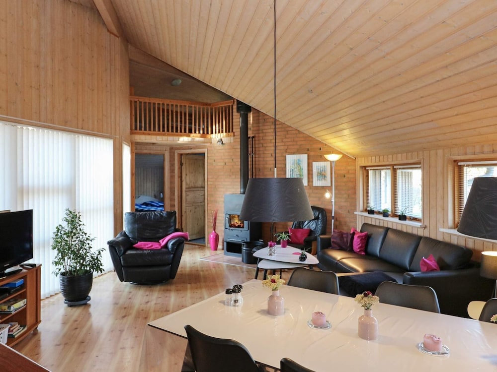 10 Person Holiday Home in Hadsund view 4