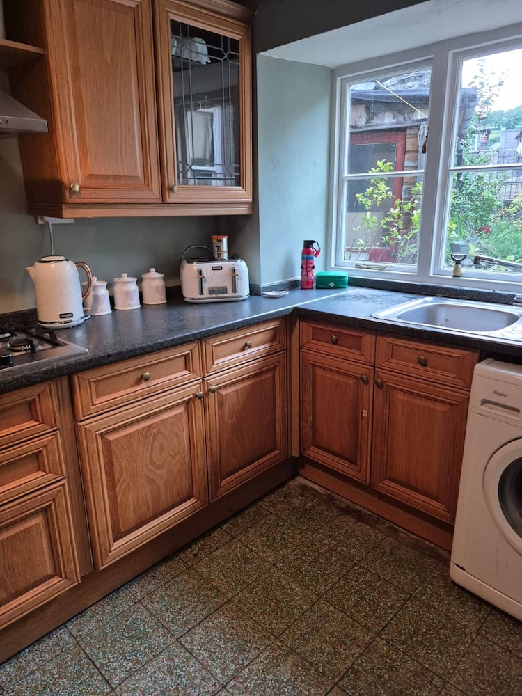Charming Dolgellau Townhouse With Garden, Perfect for Families