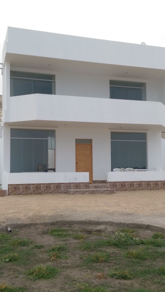 Camana Beach House