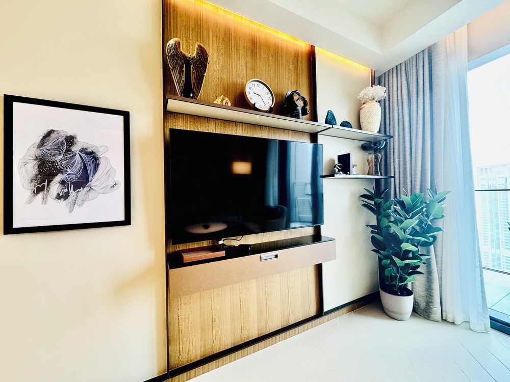 Venduras -Majestic Luxe 2BR Address Opera