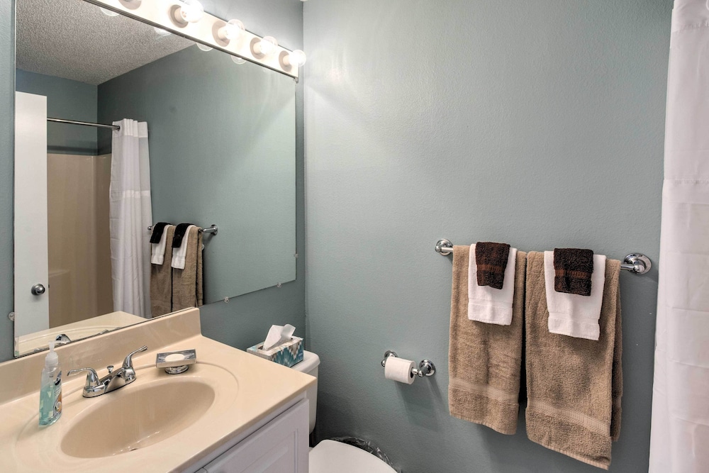 Chic St Simons Townhome w/ Patio  Pool Access! - Property Image 14