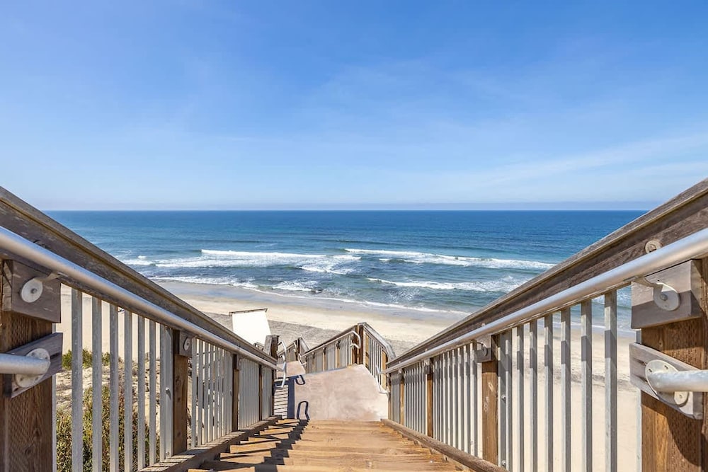 Ocean Facing Condo in Solana
