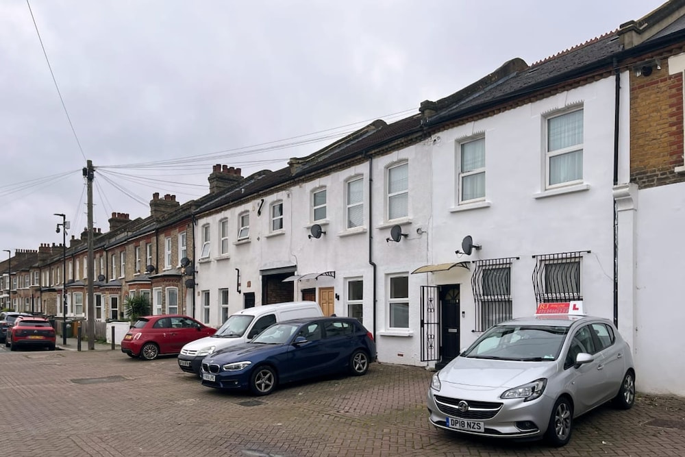 The Kingswood Place - Modern 2bdr With Terrace